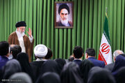 رهبر شهید انقلاب اسلامی، حکمرانان را خادمان ملت می‌دانستند