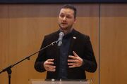 نخست‌وزیر گرینلند: ترامپ از طرح الحاق جزیره عقب‌نشینی کرده است