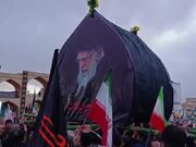 نخل‌برداری یزدی‌ها در سوگ «سید الشهدای انقلاب» در پایتخت