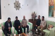 فرمانده سپاه لرستان با خانواده شهید «حمید یاراحمدی» دیدار کرد