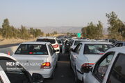ترافیک در محورهای منتهی به مهران سنگین اما روان است
