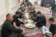 دلدادگی زائران و خادمان در موکب امام رضا(ع) همدان