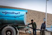 آبرسانی هلال‌احمر به روستاهای تشنه بیارجمند؛ ۶۰ تانکر آب توزیع شد
