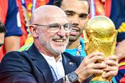 سرمربی قهرمان جام جهانی در اسپانیا ماندنی شد