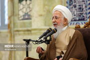 آیت‌الله جوادی : مقاومت مردم برابر قدرت‌های متجاوز از عنایت الهی است