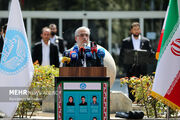 وزیر علوم: اجازه نمی‌دهیم هیچکس به پرچم ایران اهانت کند