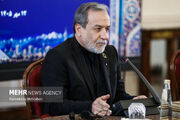 عراقچی: ایران آماده دیپلماسی است؛ پاسخ به گزینه نظامی، محکم‌تر است