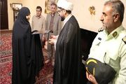 تکریم مسئولان دانشگاه لرستان از مادر شهید «سیدنادر جهان‌بخت»