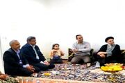 مسئولان بروجرد با خانواده شهید «امید یاراحمدی» دیدار کردند