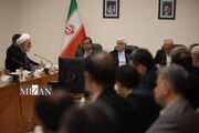 عارف: فرماندهی رهبر معظم انقلاب و وفاداری پزشکیان به نظام بی نظیر است