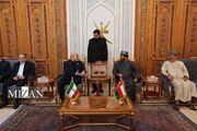 رایزنی هیئت ایران با وزیر خارجه عمان در بدو ورود به مسقط/ تثبیت ترتیبات ایرانی در مدیریت تنگه هرمز محور گفت‌و‌گو‌ها