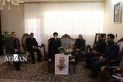 دیدار مقامات عالی قضایی استان قم با خانواده‌های شهدا در شب شهادت سیدالساجدین