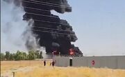 تصاویری از آتش‌سوزی گسترده و بلندشدن ستون دود در یک پالایشگاه نفت در اربیل
