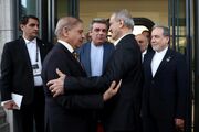 دعوت پزشکیان از شهباز شریف برای شرکت در اجلاس سازمان همکاری اقتصادی