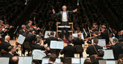 The Vienna Philharmonic Tours With a Favorite Conductor