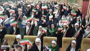 اجرای سرود همگانی مدارس ناحیه یک کرج در وصف رهبر شهید امت در کانون امام علی (ع)