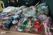 غرفه‌های صنایع دستی در کنار اجتماعات مردم در میدان یار