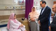 عیادت رئیس بنیاد شهید و امور ایثارگران از نوجوان حادثه‌دیده جنگ تحمیلی رمضان در سیریک