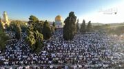 دهها هزار فلسطینی نماز جمعه را در مسجدالاقصی اقامه کردند