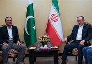 دیدار و گفت‌وگوی فرمانده ارتش پاکستان با عراقچی
