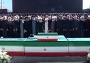اقامه نماز بر پیکر مطهر مجاهد شهید امام خامنه‌ای و خانواده ایشان
