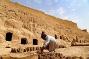 فوت و فن‌های اوستای خشت‌مال/ استاد غلامحسین زارعی هم مثل اقلیم یزد زیست و زندگی‌اش با گل‌های قالب‌خورده پیوند دارد