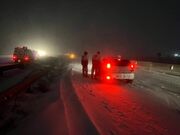 برف و کولاک ۲جاده اصلی خراسان رضوی را مسدود کرد