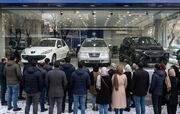سود ۷۰۰ میلیونی در ثبت نام ایران خودرو / بازتولید یک رانت آشکار در بازار خودرو