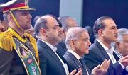 نخست وزیر پاکستان در آیین وداع با آقای شهید ایران: همه ما در کنار رهبری و ملت ایران هستیم