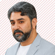 دو چیز می‌شکند قدر شعر را...