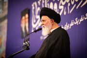 آیت‌الله علم‌الهدی: همکاری دولت و ملت، خاصیت اصلی هفته دولت است / دولت باید جدی‌تر به موضوع معیشت مردم توجه کند
