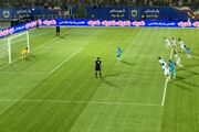 مرادی از تصمیم جنجالی حیدری دفاع کرد / مکث دوم پنالتی‌زن چادرملو خطا بود