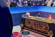 پزشكیان در حرم رضوی به مزار رهبر شهید انقلاب ادای احترام كرد
