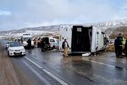 هلال احمر: واژگونی اتوبوس در محور اسلام‌آباد غرب به کرمانشاه، ۲۰ مصدوم بر جای گذاشت