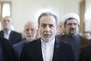 عراقچی: هر جا لازم باشد بجنگیم، می‌جنگیم و هر جا لازم باشد مذاکره کنیم، مذاکره می‌کنیم