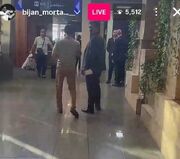 بازگشت بیژن مرتضوی به ایران؛ خواننده پاپ پس از ۴۷ سال وارد تهران شد