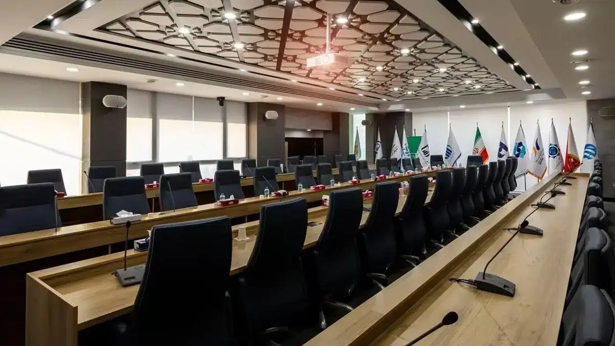 ۵ نکته مهم برای انتخاب صندلی کنفرانس + راهنمای تجهیز سالن‌ همایش جمع‌بندی