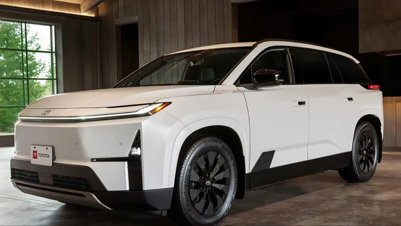معرفی تویوتا هایلندر EV 2027؛ اولین SUV برقی 3 ردیفه تویوتا / عکس