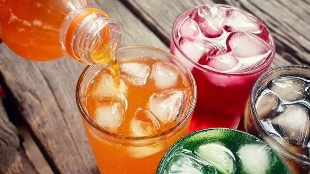 رابطه مصرف نوشیدنی های شیرین و مشکلات روانی در جوانان