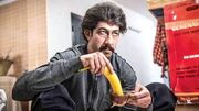 فیلم / بهرام افشاری: تا بازیگر بشم خیلی بی پول بودم / حتی واسه عقد قرارداد پایتخت با موتور رفتم دیدم همه ماشین مدل بالا پارکه، سر و وضعم داغون