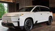 معرفی تویوتا هایلندر EV 2027؛ اولین SUV برقی 3 ردیفه تویوتا / عکس