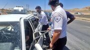 فیلم / لحظه نجات راننده زن محبوس پراید در محور اراک ـ قم / رئیس پلیس راه قم خودش دست به کار شد