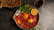 طرز تهیه املت با ژامبون و گوجه فرنگی و هالوپینو و پیاز و جعفری!