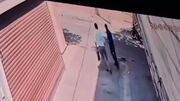 فیلم لحظه زورگیری با چاقو در خیابان آزادی تهران / این سارقان را می شناسید ؟!