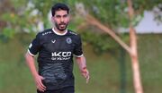 لباس فیروزه‌ای شماره 10 مهاجم پرسپولیس