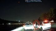 فیلم لحظه سرقت موبایل زن جوان در ترافیک اتوبان چمران تهران با تهدید چاقو/ لحظه‌ به‌ لحظه دزدی در دوربین خودرو ثبت شد
روایت مالباخته از لحظه سرقت