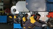 رکورد گرانی خودرو، لاستیک، پلاستیک و مواد غذایی / هزینه تولید کارخانه ها 2 برابر شد!