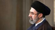 فیلم / حضور 7 ساعته آیت الله سید مجتبی خامنه ای در مراسم تدفین رهبری شهید / کاملاً سالم بودند از ساعت 12 شب تا 7 صبح حضور داشتند