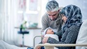 بعد از زایمان این حرف‌ ها را به مادر نگویید؛ حالش را بدتر می‌ کنید!