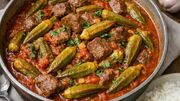 طرز تهیه مرقه بامیا عراقی؛ این مدل بامیه با رب انار فوق‌ العاده خوشمزه است